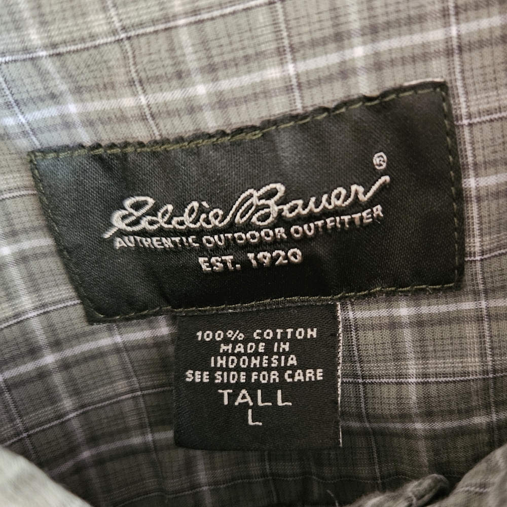 men's Eddie Bauer long sleeve button-down green and white plaid shirt - Picture 8 of 8